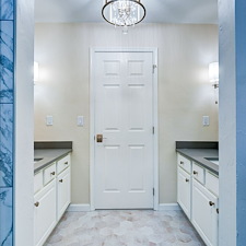 Winsome-Bathroom-in-Wyndham-Hills-Neighborhood 4